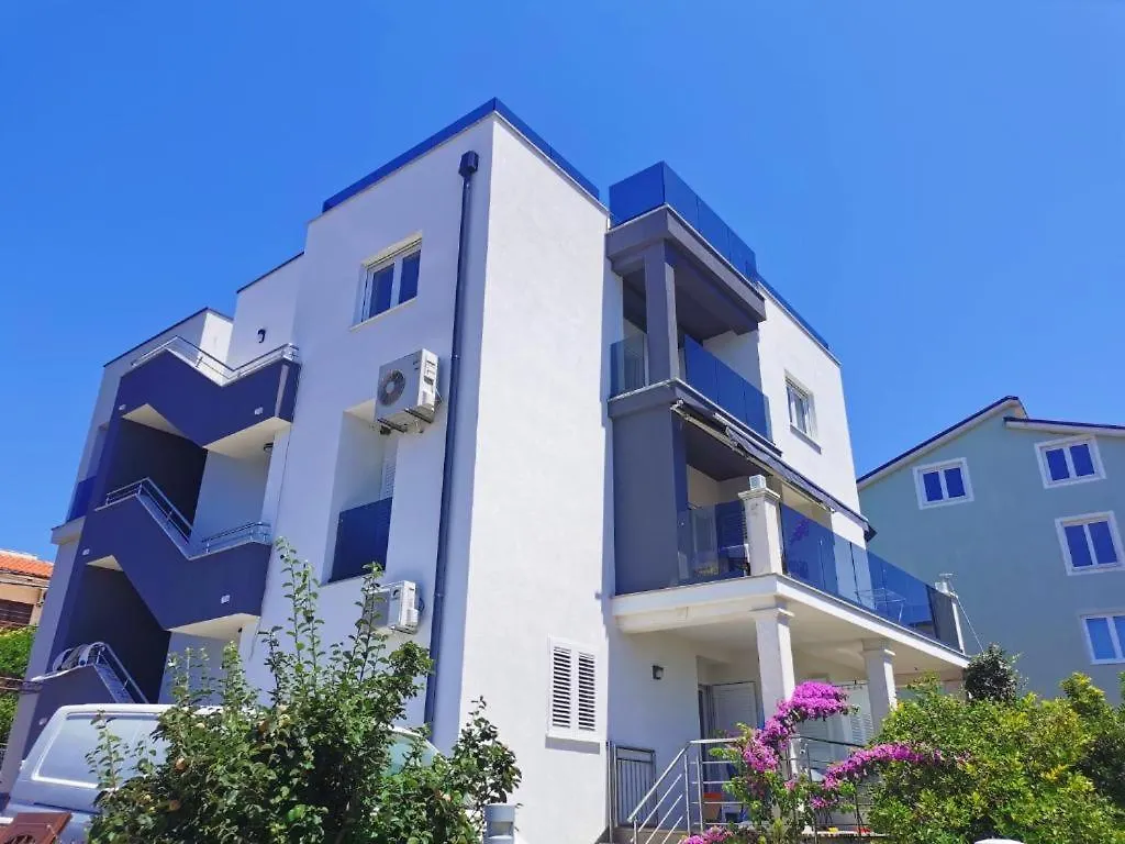 Apartments Adriana Seget Vranjica