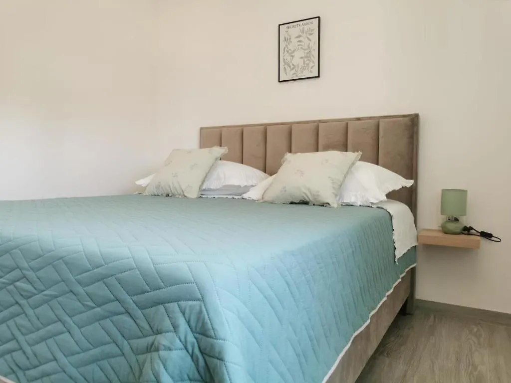 Apartments Adriana Seget Vranjica Croatia