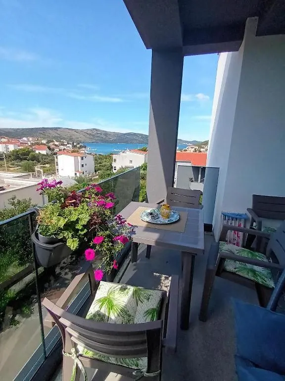 Apartments Adriana Seget Vranjica