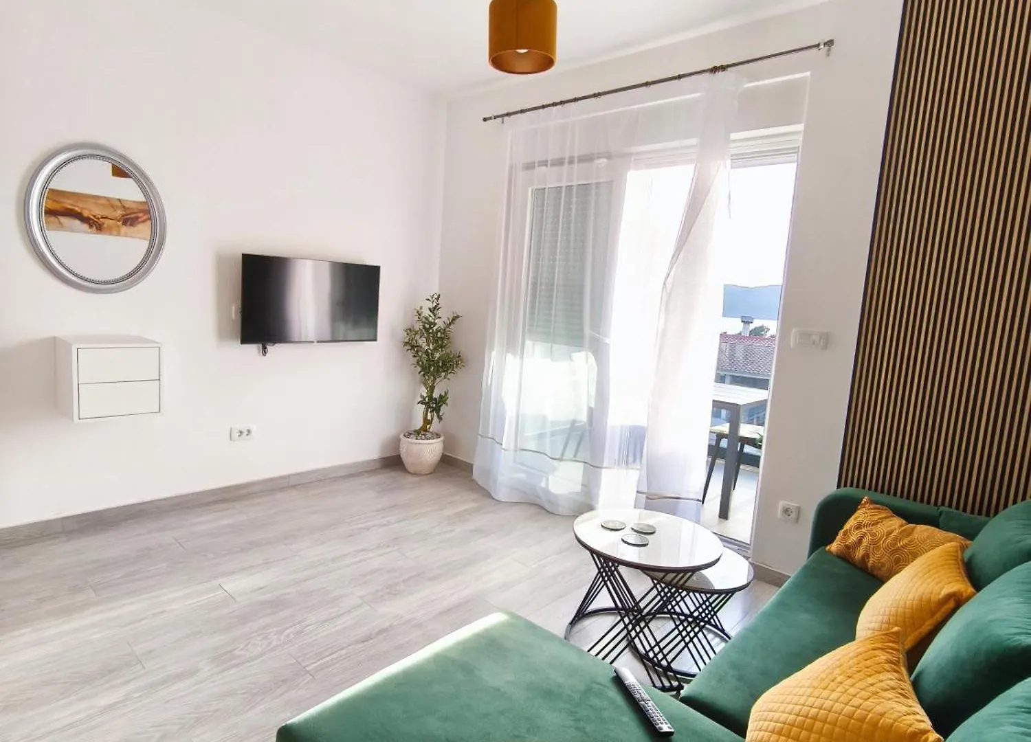 Apartments Adriana Seget Vranjica