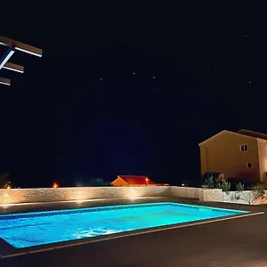 Apartment Zaja, Seget Vranjica